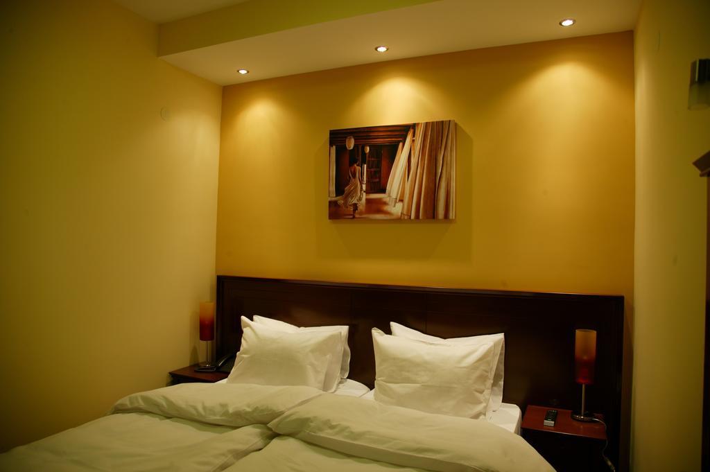 Garni Hotel Contact Belgrado Kamer foto