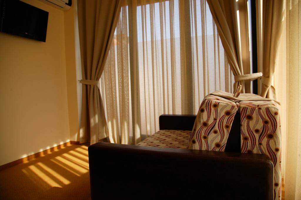 Garni Hotel Contact Belgrado Kamer foto