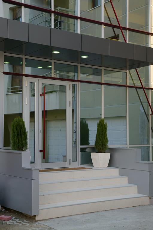 Garni Hotel Contact Belgrado Buitenkant foto