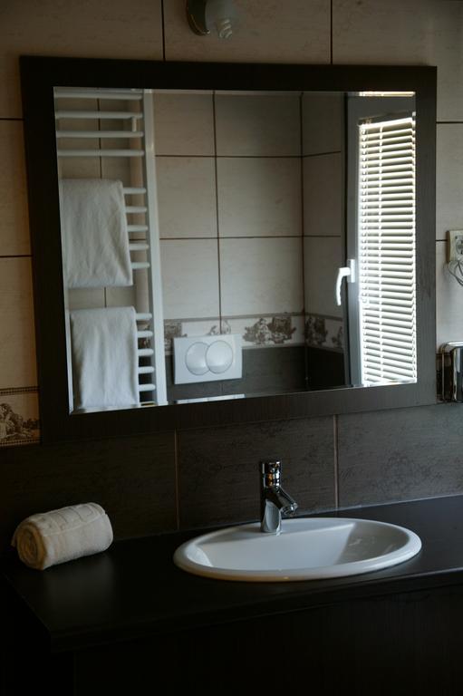 Garni Hotel Contact Belgrado Buitenkant foto