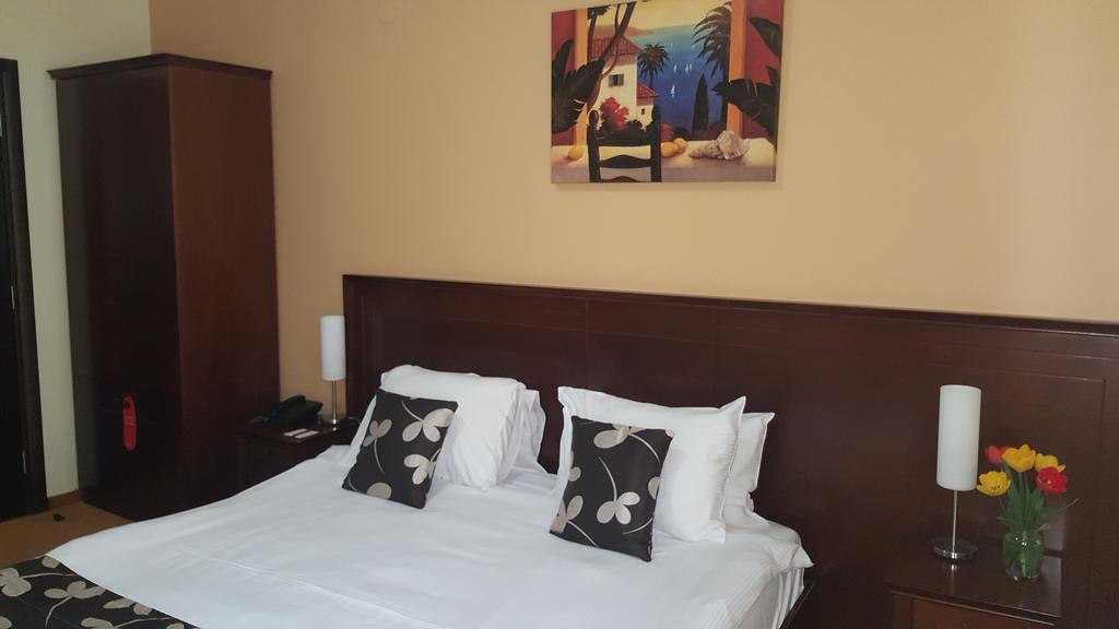Garni Hotel Contact Belgrado Buitenkant foto