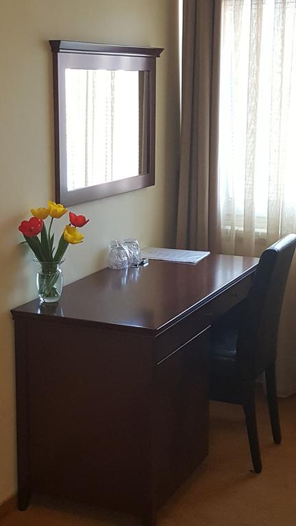 Garni Hotel Contact Belgrado Buitenkant foto