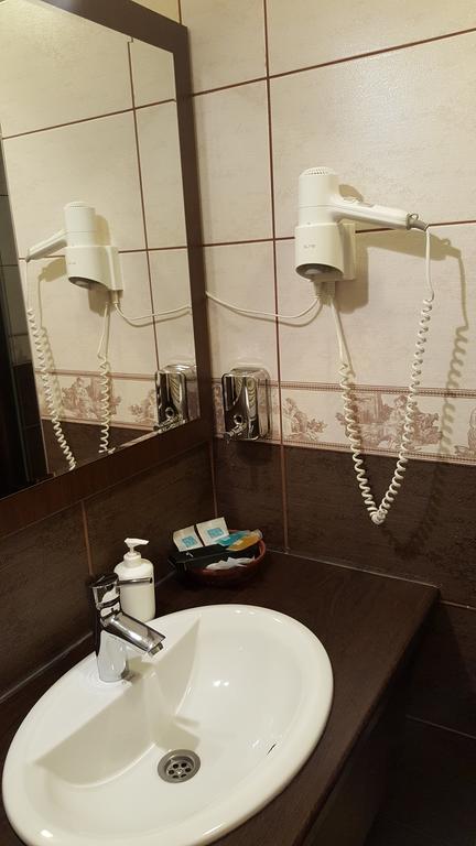 Garni Hotel Contact Belgrado Buitenkant foto