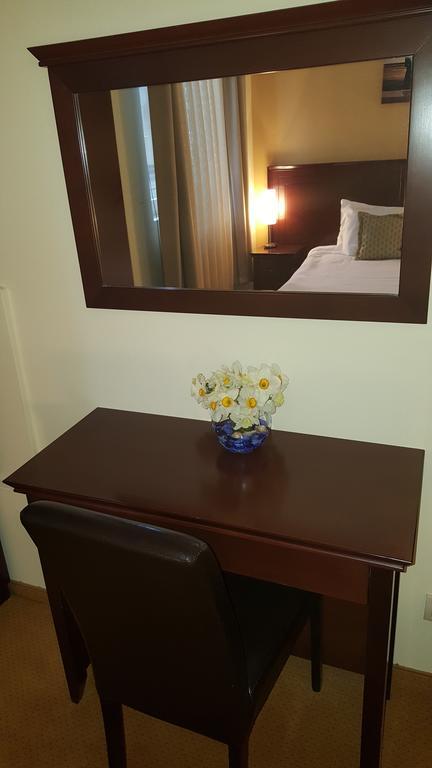 Garni Hotel Contact Belgrado Buitenkant foto