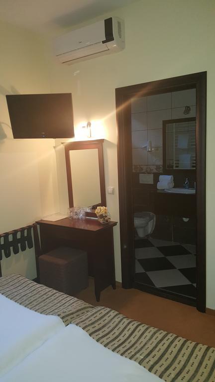 Garni Hotel Contact Belgrado Buitenkant foto