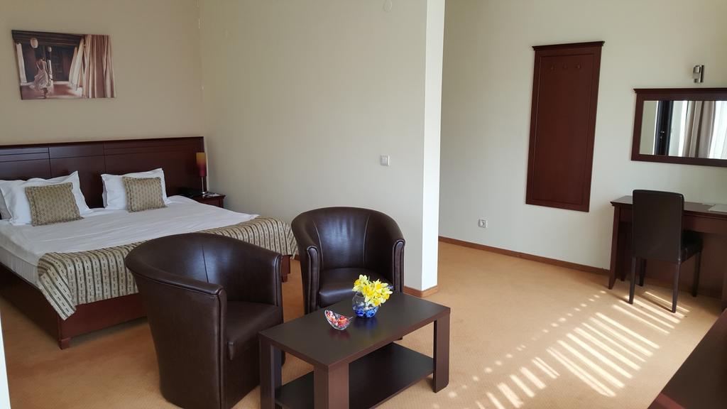 Garni Hotel Contact Belgrado Buitenkant foto