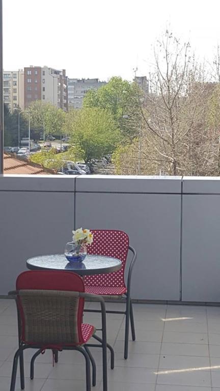 Garni Hotel Contact Belgrado Buitenkant foto