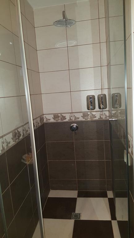 Garni Hotel Contact Belgrado Buitenkant foto