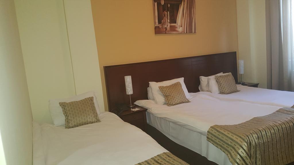 Garni Hotel Contact Belgrado Buitenkant foto