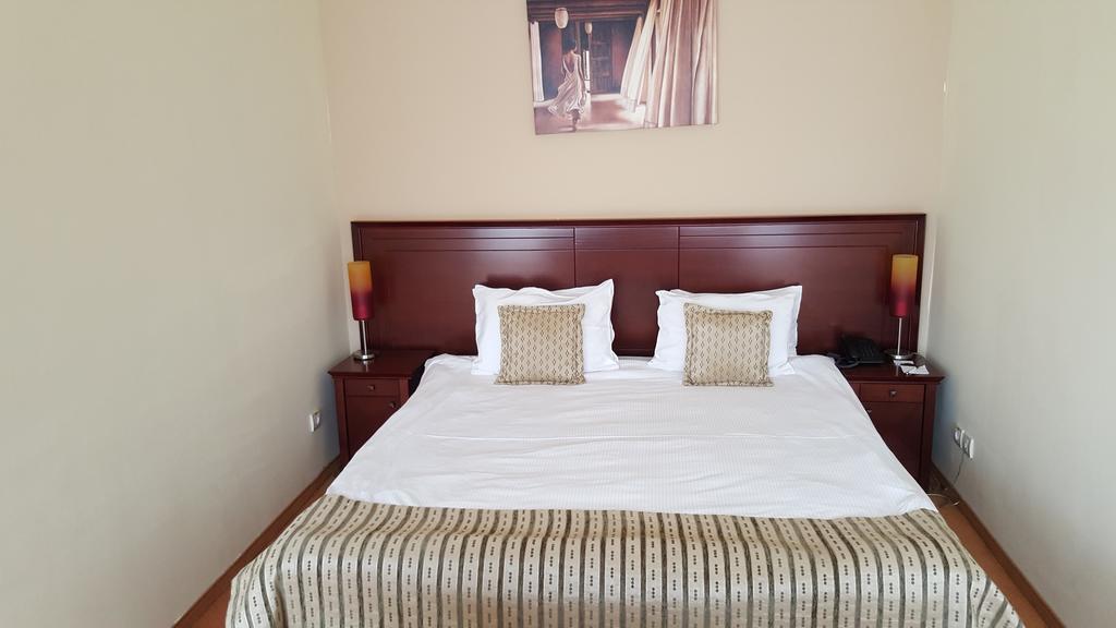 Garni Hotel Contact Belgrado Buitenkant foto